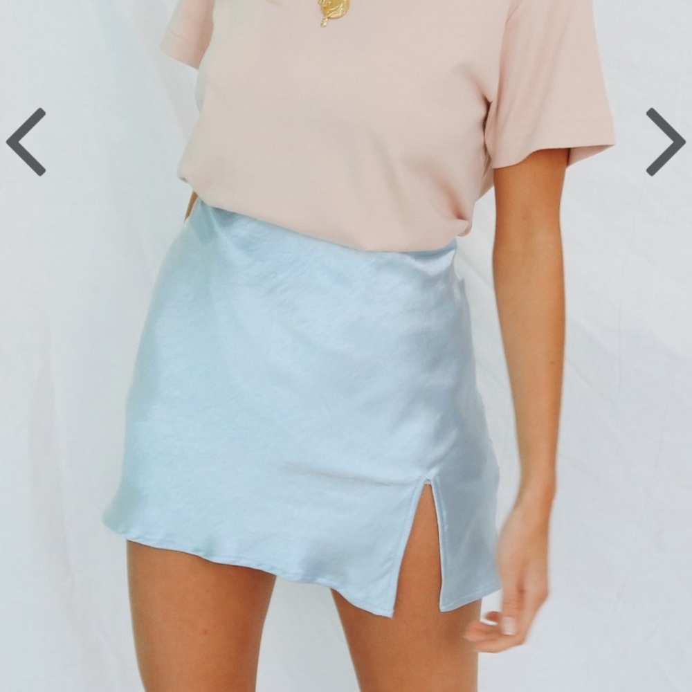 VERGE GIRL- LIGHT BLUE MINI SKIRT SZ 2